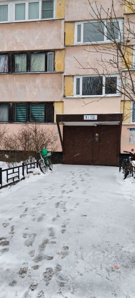 Продажа 3-комн квартиры на вторичном рынке проспект Художников, 18К2