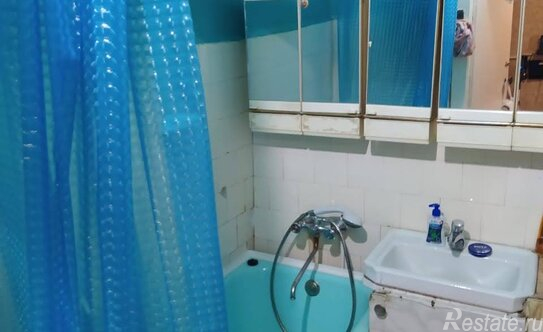 Продажа 4-комн квартиры на вторичном рынке улица Декабристов,  д. 43-45