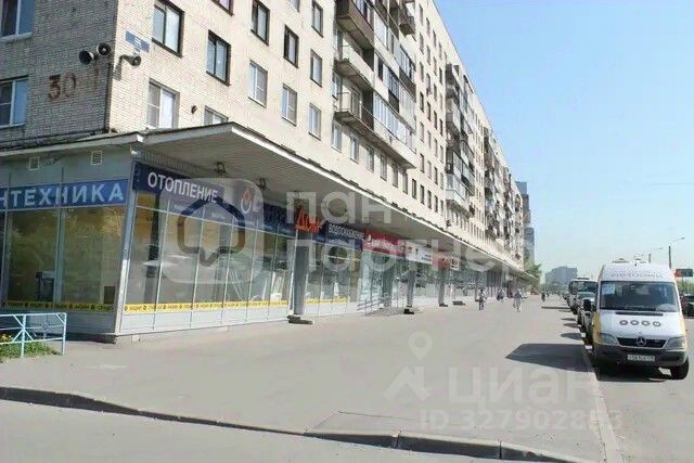Продажа 3-комн квартиры на вторичном рынке проспект Славы, 26К1