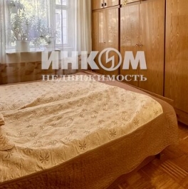 Продажа 2-комн квартиры на вторичном рынке улица Раменки,  д. 7 к2