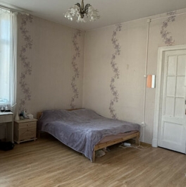 Продажа 4-комн квартиры на вторичном рынке улица Маринеско,  д. 1