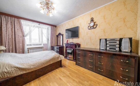 Продажа 3-комн квартиры на вторичном рынке улица Тамбасова,  д. 30 к2