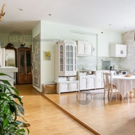 Продажа 4-комн квартиры на вторичном рынке Посадская М. ул,  д. 19