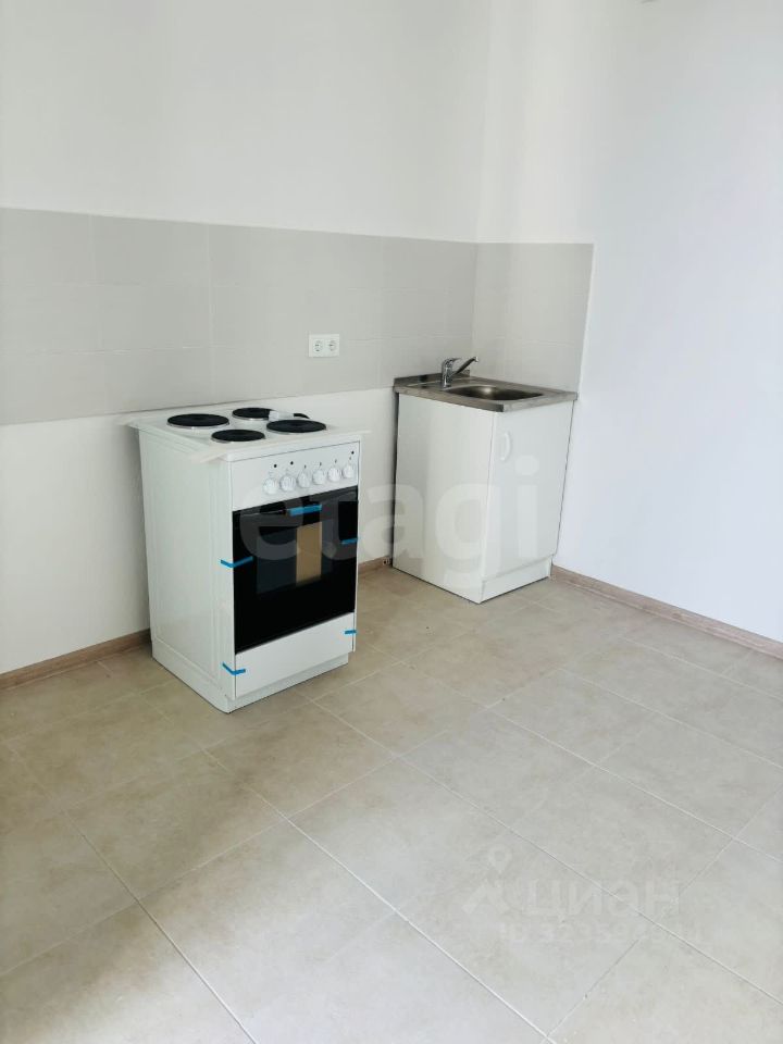 Продажа 2-комн квартиры на вторичном рынке Изумрудная улица, 44/2