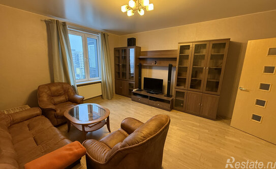 Продажа 3-комн квартиры на вторичном рынке Петергофское ш,  д. 45