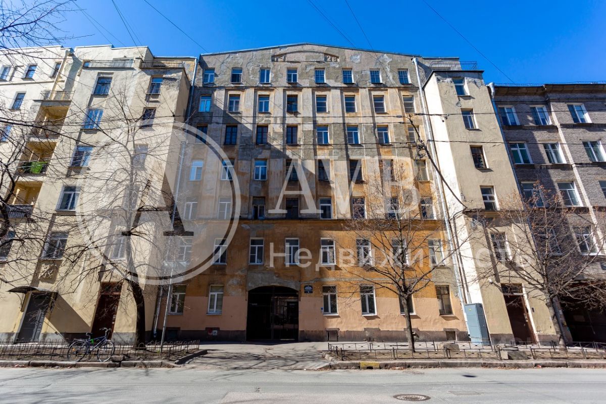 Продажа 4-комн квартиры на вторичном рынке улица Всеволода Вишневского, 16