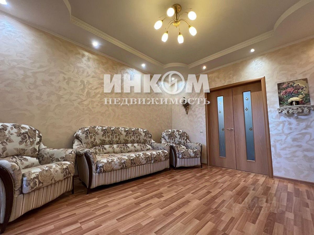 Продажа 3-комн квартиры на вторичном рынке Ивантеевка, Школьная улица, 14