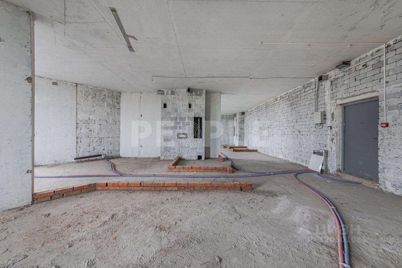 Продажа 5-комн квартиры на вторичном рынке Мосфильмовская улица, 8с1