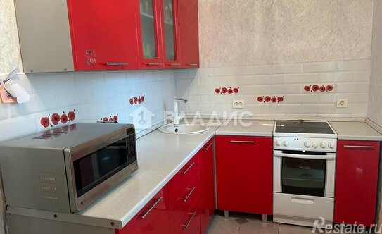 Продажа 1-комн квартиры на вторичном рынке Детская, Школьная улица,  д. 1