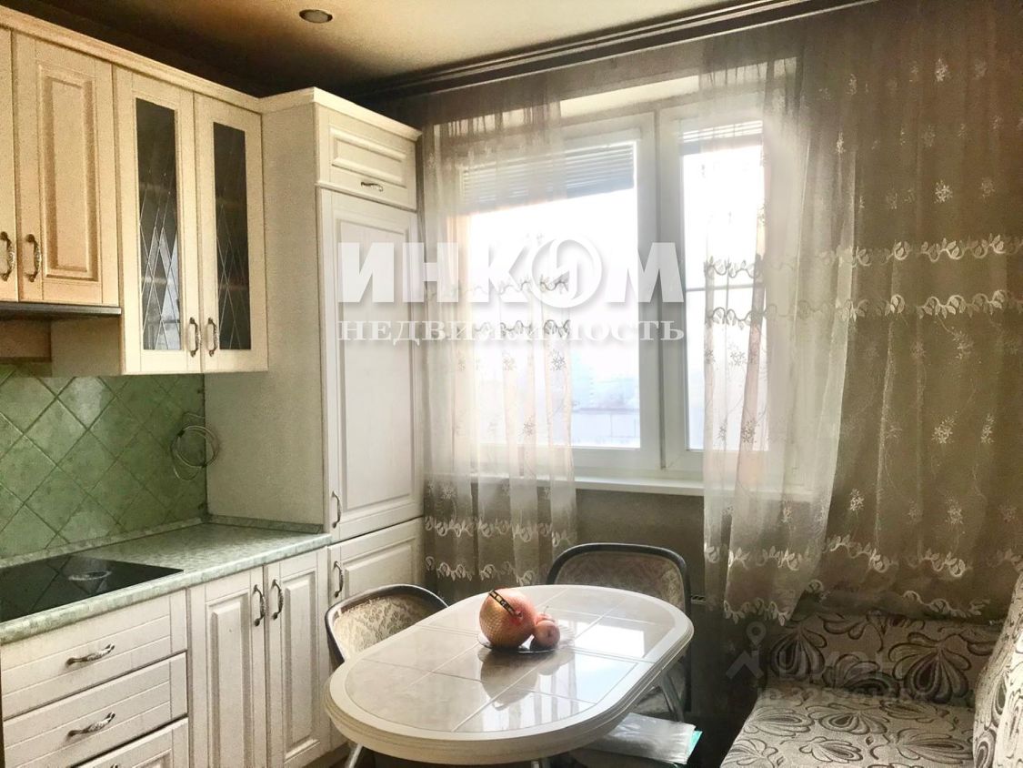 Продажа 2-комн квартиры на вторичном рынке улица Декабристов, 28К2