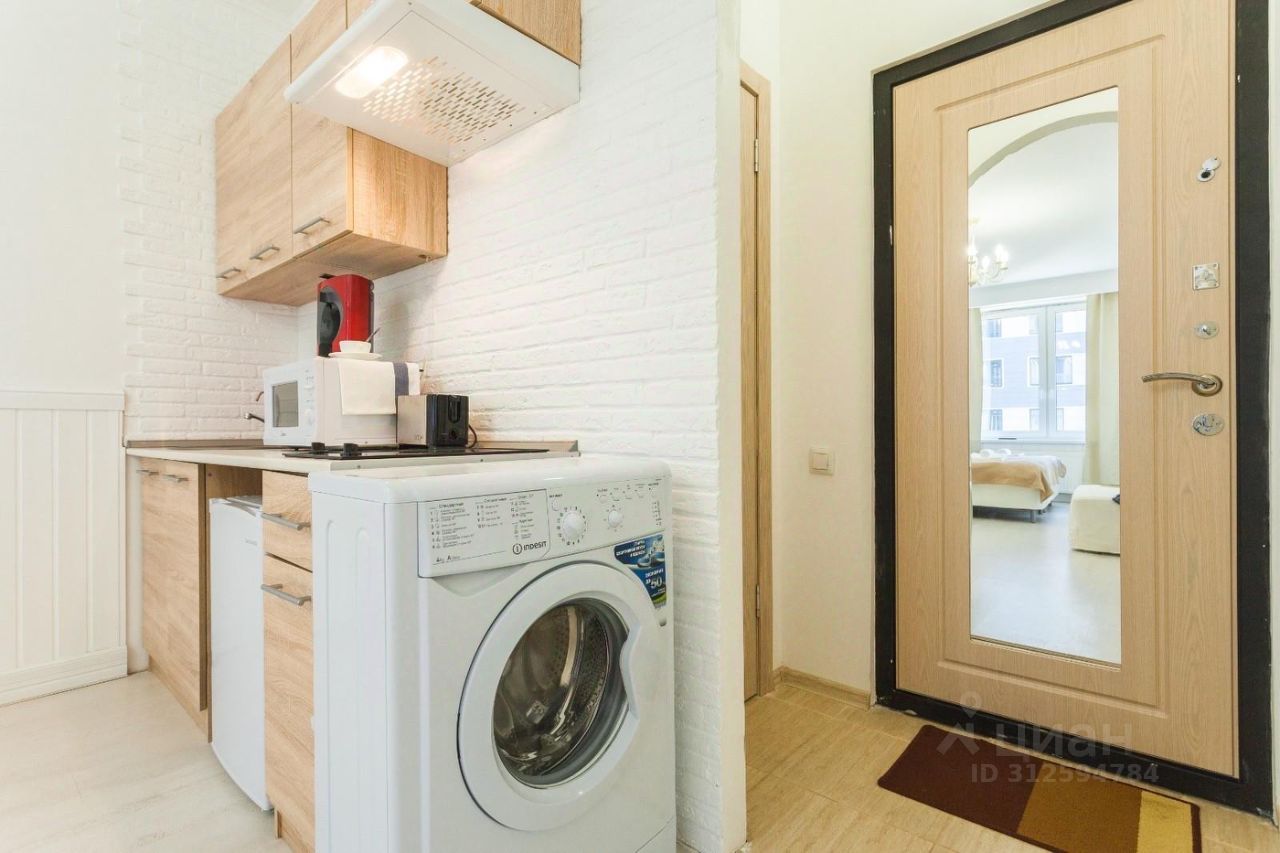 Продажа 4-комн квартиры на вторичном рынке Кременчугская улица, 9К1