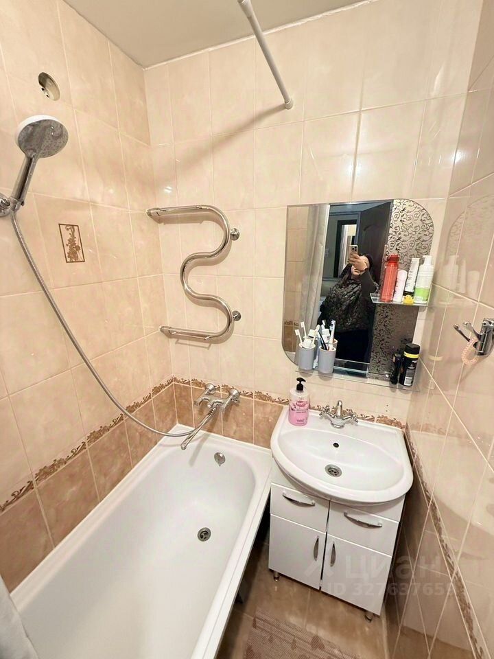 Продажа 1-комн квартиры на вторичном рынке Гатчина, улица Рощинская,  д. 15