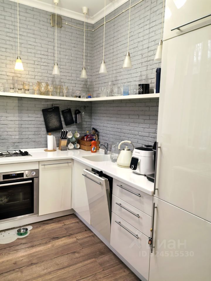 Продажа 3-комн квартиры на вторичном рынке Часовая улица, 23/8к1