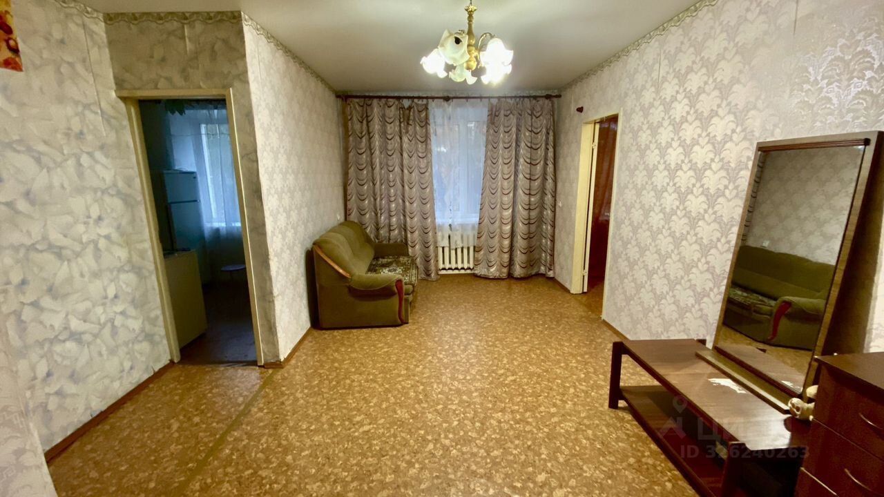 Продажа 2-комн квартиры на вторичном рынке Кировск, улица Пушкина,  д. 10