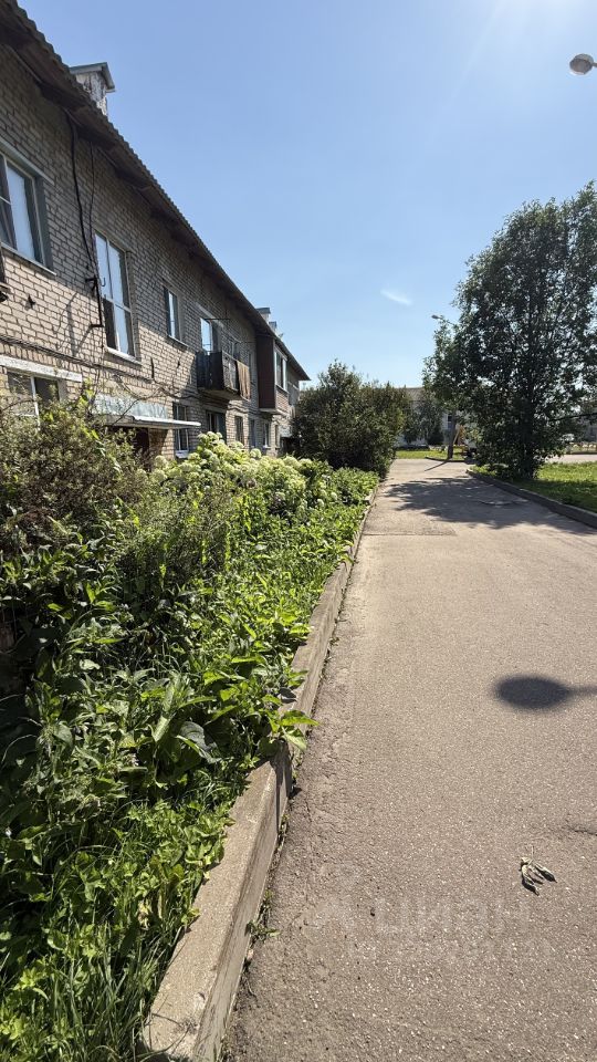 Продажа 2-комн квартиры на вторичном рынке Уваровка пгт, улица Урицкого, 14