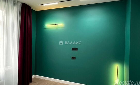 Продажа 5-комн квартиры на вторичном рынке Смольный пр-кт,  д. 17 с1