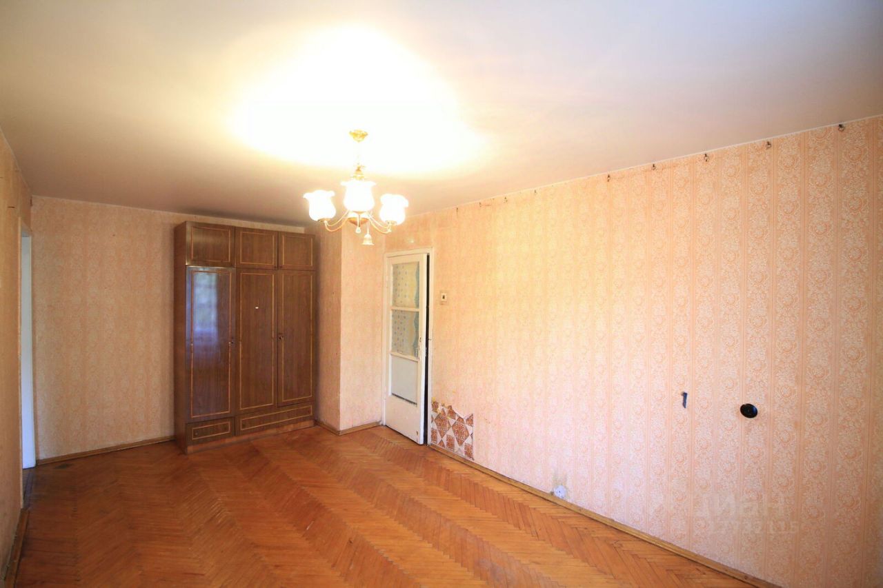 Продажа 3-комн квартиры на вторичном рынке Большая Ижора пгт, улица Астанина, 11