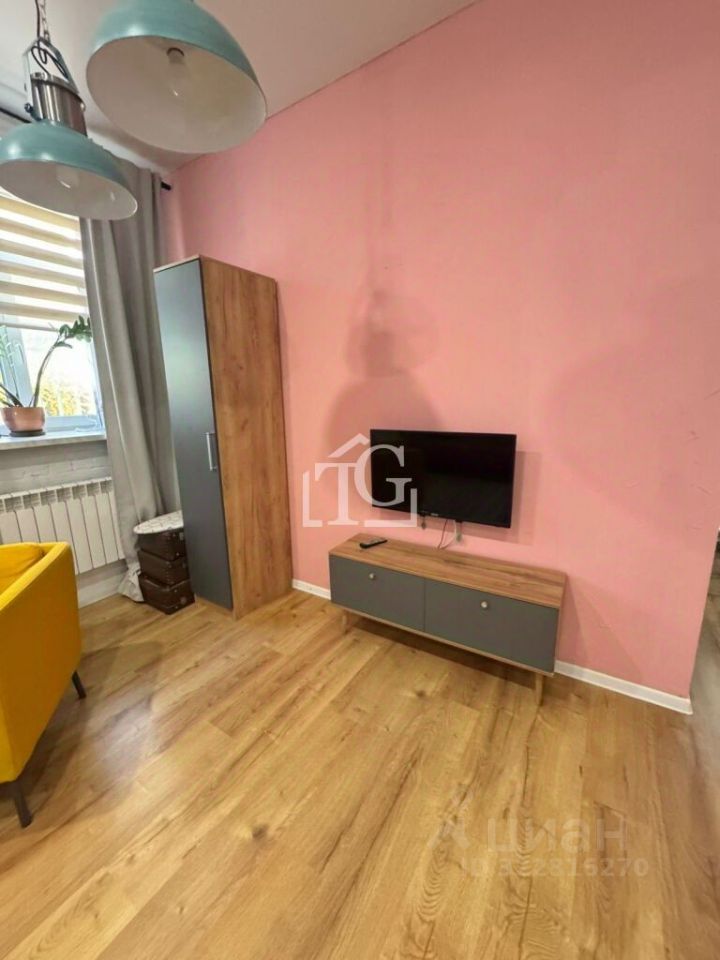 Аренда 2-комн квартиры на вторичном рынке набережная Реки Фонтанки, 75