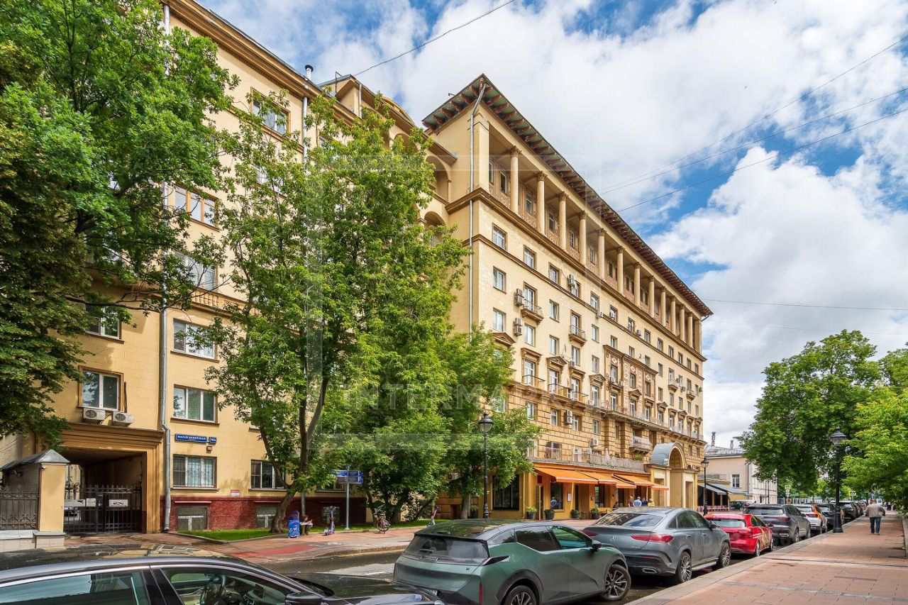 Продажа 3-комн квартиры на вторичном рынке Малая Никитская улица, 16/5