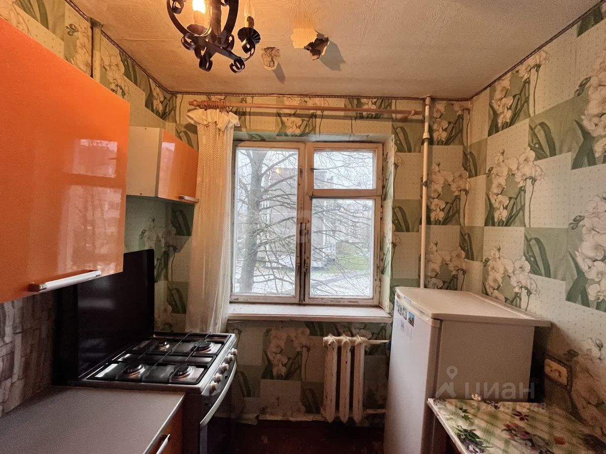 Продажа 2-комн квартиры на вторичном рынке Кириши, проспект Ленина, 24