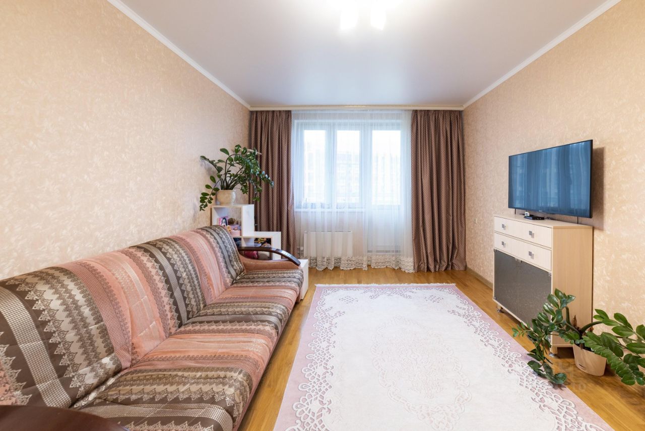 Продажа 2-комн квартиры на вторичном рынке улица Авиаторов, 5к2