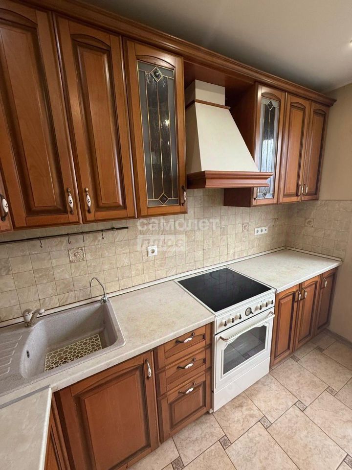 Продажа 3-комн квартиры на вторичном рынке улица 800-летия Москвы, 32