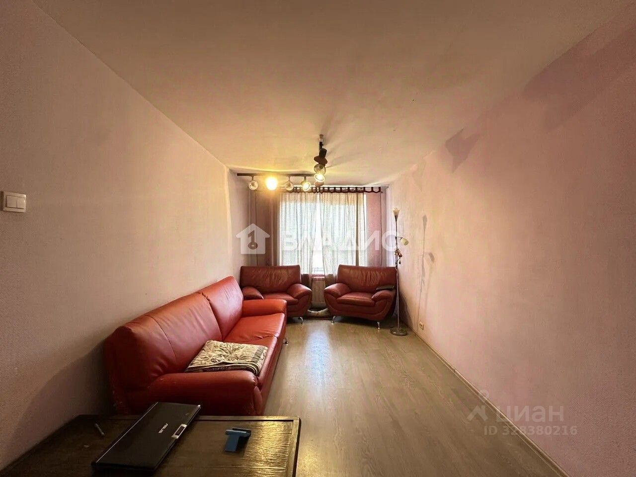 Продажа 3-комн квартиры на вторичном рынке Колпино, улица Веры Слуцкой, 38