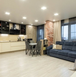 Продажа 3-комн квартиры на вторичном рынке Уткин пр-кт,  д. 13,  к. 5