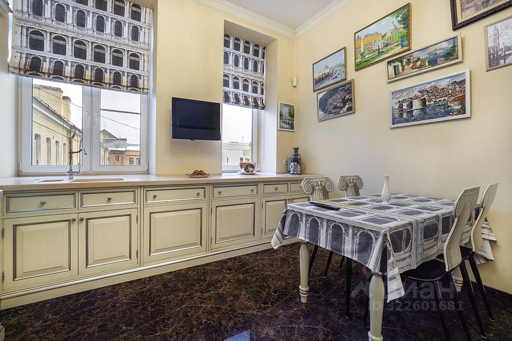 Продажа 3-комн квартиры на вторичном рынке Рождественский бульвар, 19