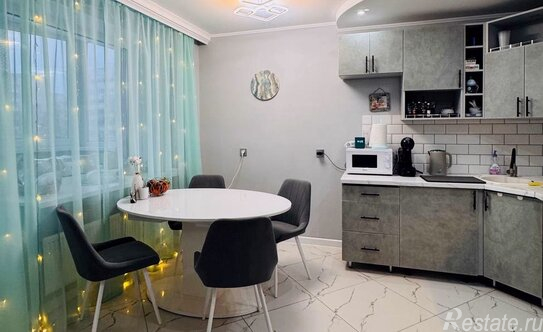 Продажа 2-комн квартиры на вторичном рынке улица Кустодиева,  д. 17