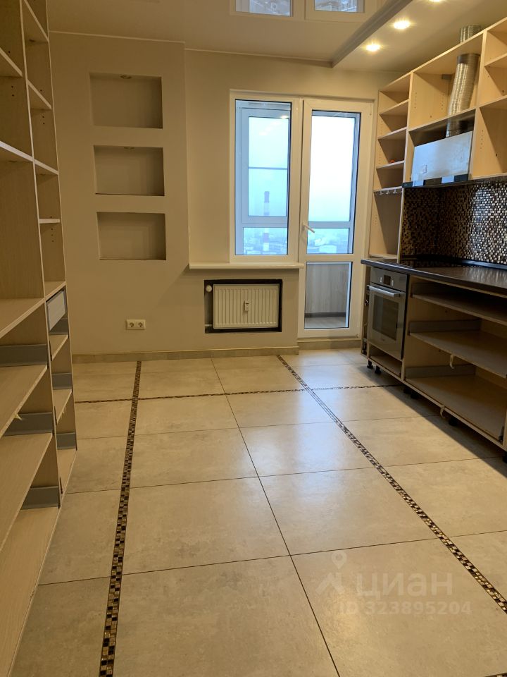 Продажа 4-комн квартиры на вторичном рынке улица Даниила Хармса, 4