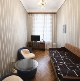 Продажа 4-комн квартиры на вторичном рынке Таврическая улица,  д. 37