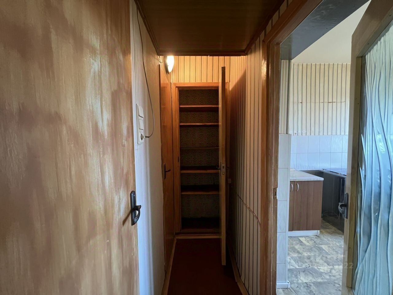 Продажа 2-комн квартиры на вторичном рынке Малая Карпатская улица, 21