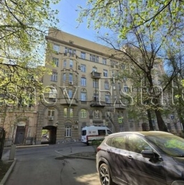 Продажа 5-комн квартиры на вторичном рынке Староконюшенный переулок,  д. 37