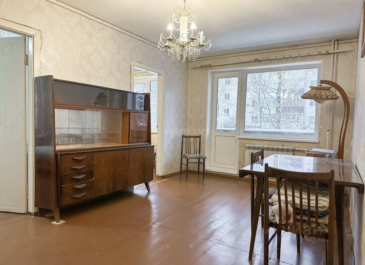 Продажа 3-комн квартиры на вторичном рынке Луга, улица Красной Артиллерии, 15
