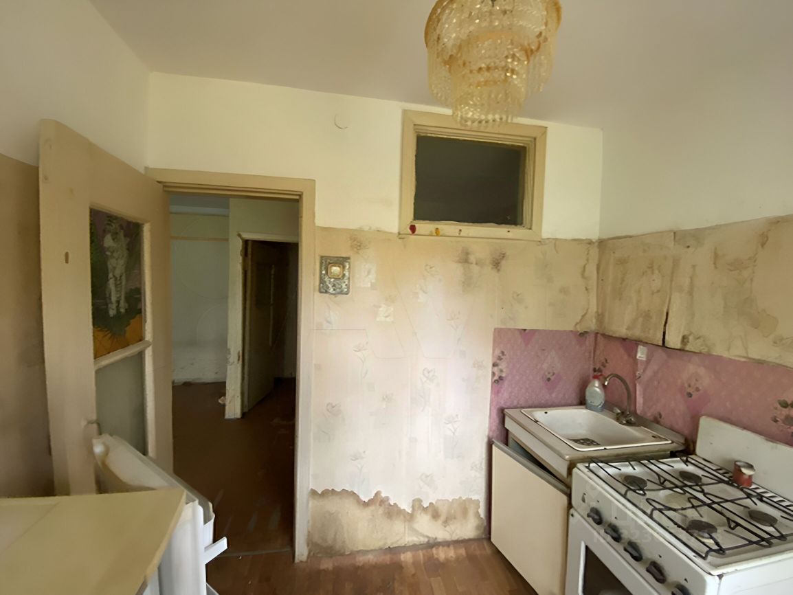 Продажа 1-комн квартиры на вторичном рынке Волхов, Новгородская улица, 12