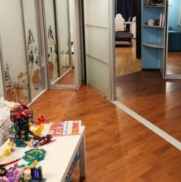 Продажа 3-комн квартиры на вторичном рынке улица Маршала Бирюзова,  д. 9