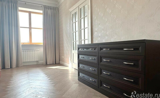 Продажа 4-комн квартиры на вторичном рынке Ордынский тупик