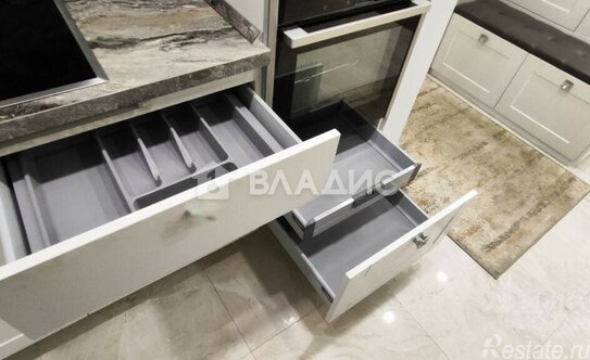 Продажа 3-комн квартиры на вторичном рынке Наримановская улица,  д. 8