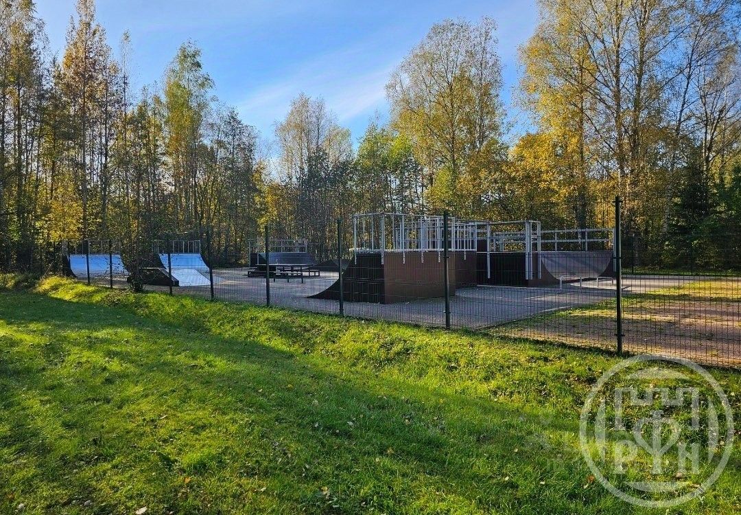 Продажа 1-комн квартиры на вторичном рынке пос. Песочный, Военный городок, 24