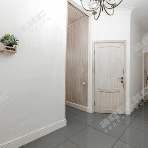 2-комн квартира улица Софьи Ковалевской,  д. 16