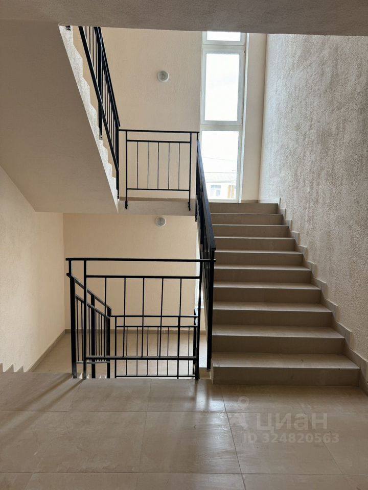 Продажа 2-комн квартиры на вторичном рынке д. Пикколово, улица Петровская, 18к2