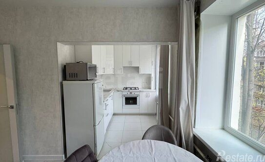 Продажа 2-комн квартиры на вторичном рынке улица Константина Федина,  д. 10