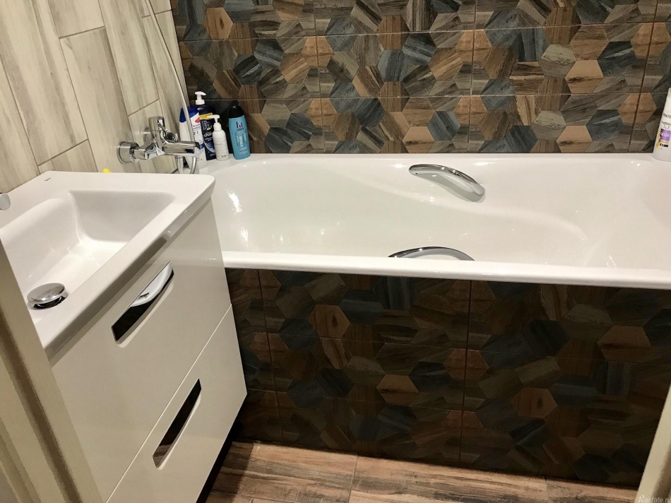 Продажа 3-комн квартиры на вторичном рынке российский проспект,  д. 14