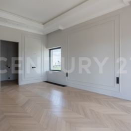 Продажа 4-комн квартиры на вторичном рынке Звенигородское ш., 11