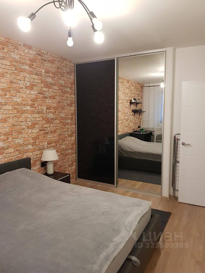 Продажа 1-комн квартиры на вторичном рынке Заневский проспект, 42