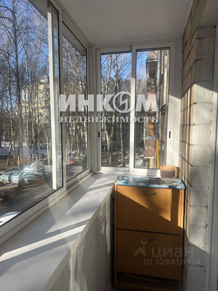 Продажа 1-комн квартиры на вторичном рынке Кронштадтский бульвар, 39К1