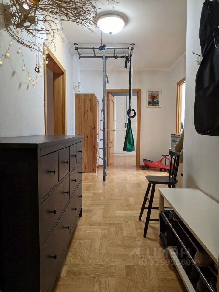 Продажа 4-комн квартиры на вторичном рынке Таллинская улица, 32К3