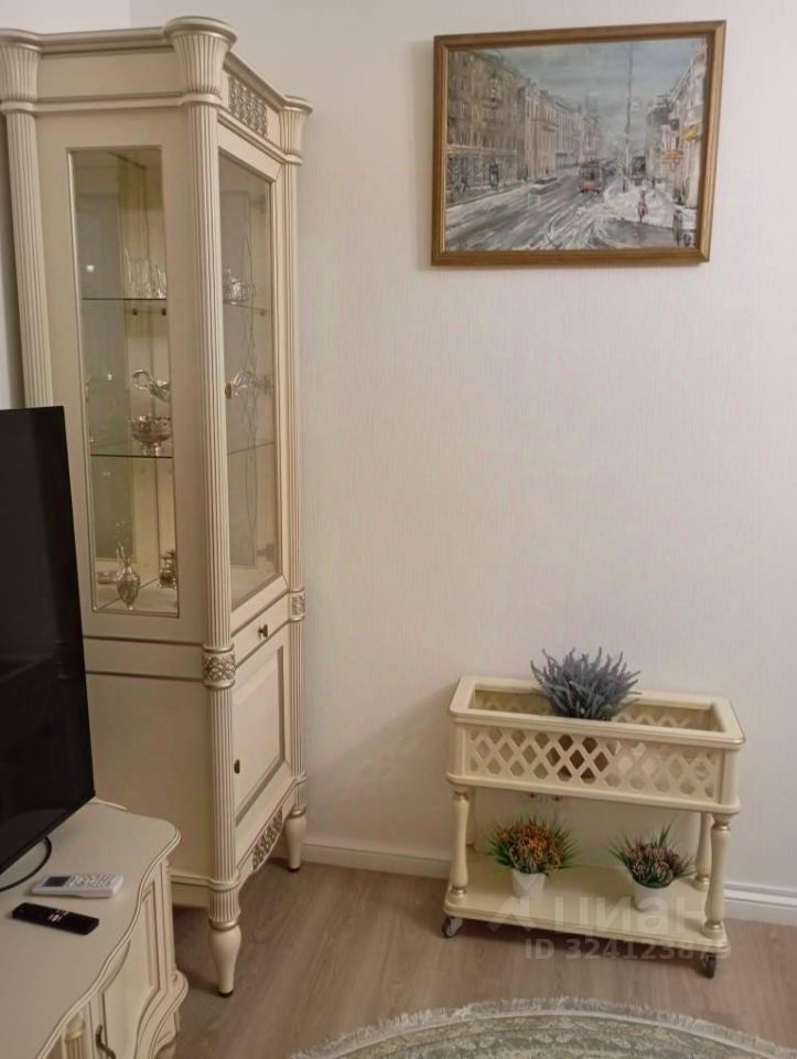 Аренда 4-комн квартиры на вторичном рынке Аминьевское шоссе, 4Дк2