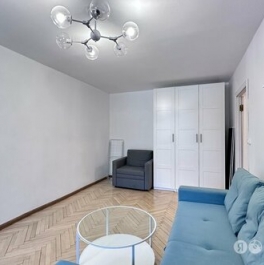 Аренда 2-комн квартиры на вторичном рынке улица Хлобыстова,  д. 12